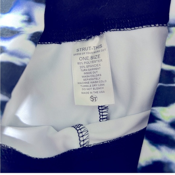 ✨Strut This Cheetah Print Cool Color Workout Pants Sz OSFM - Picture 2 of 6